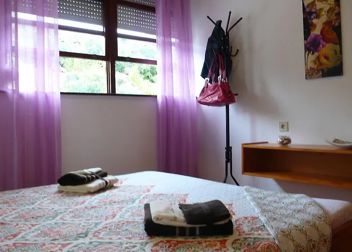 Montebrena Apartman *