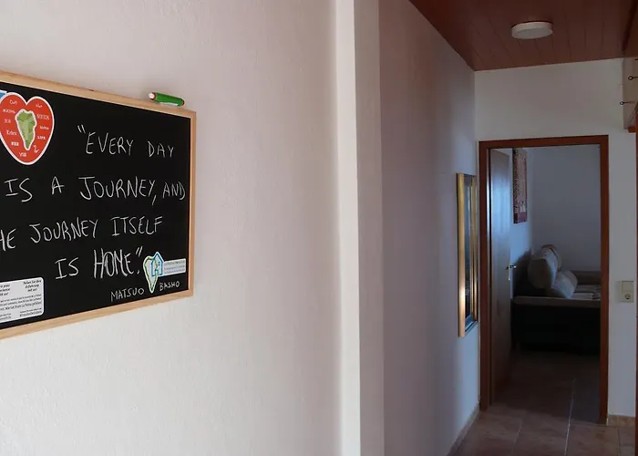 Montebrena Apartman *